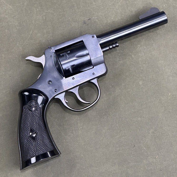 Harrington & Richardson Model 732 Revolver .32 S&W - LNIB